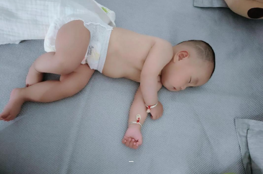 白山怀孕肚子撑的难受